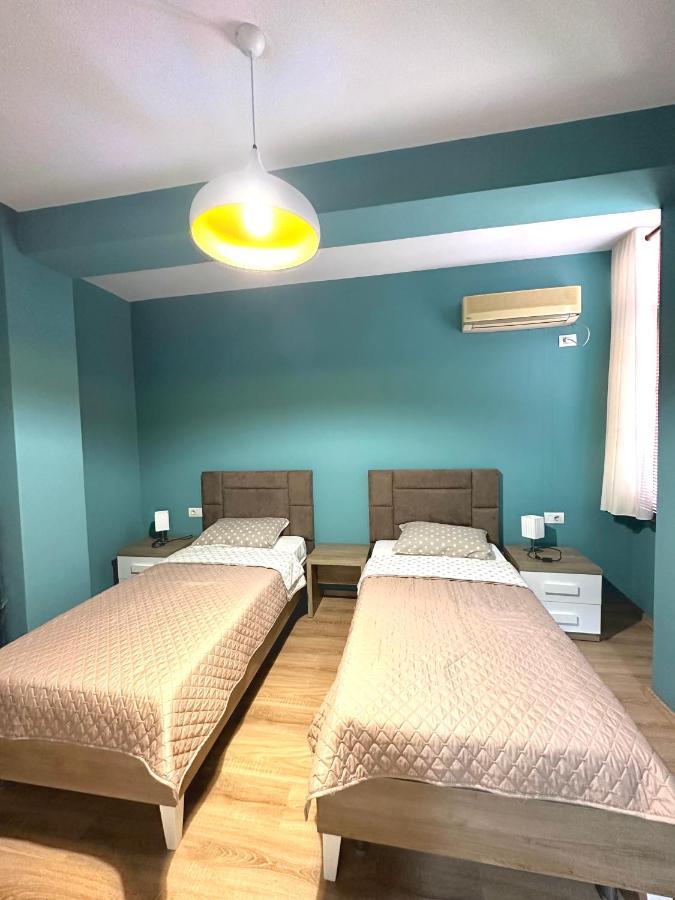 Central Inn Home Tirana Appartamento *